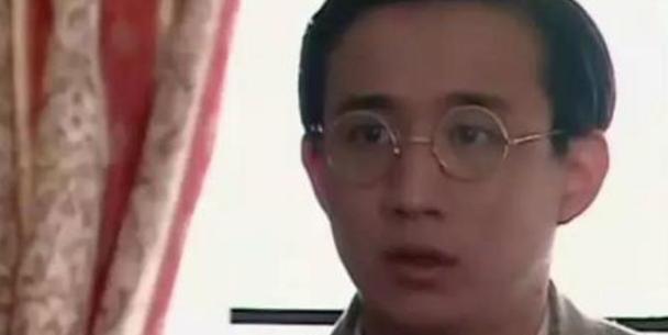 贾静雯深夜给黄磊发暧昧短信：我想你，黄磊怒骂：她有病