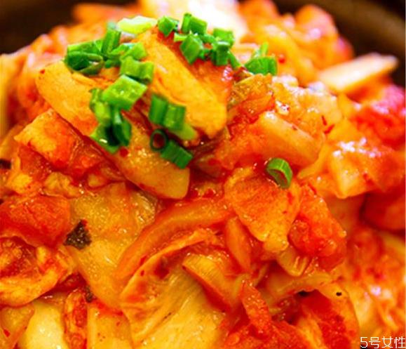 腌制辣白菜的白菜是什么品种 辣白菜的白菜是生的吗