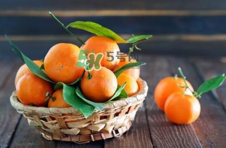 橘子里的白丝能吃吗？橘子瓣上面的白丝吃了有什么好处？