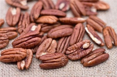 ​碧根果营养高还是核桃营养高 碧根果和核桃哪个更补脑