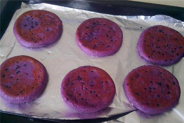 紫薯饼可以放鸡蛋吗 鸡蛋紫薯饼做法 紫薯饼可以放鸡蛋吗 鸡蛋紫薯饼做法