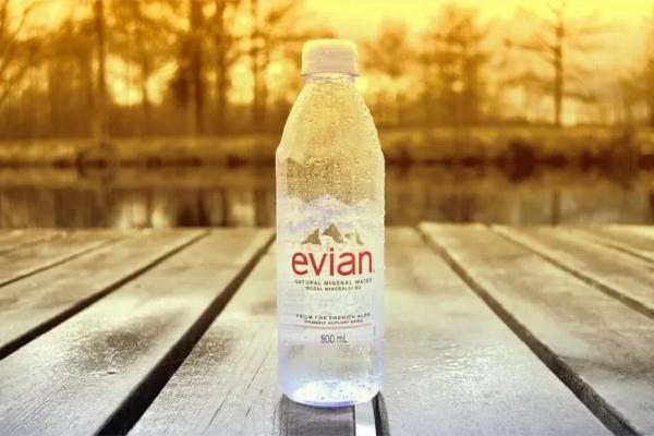 矿泉水和纯净水哪个适合长期饮用 矿泉水哪个牌子水质好