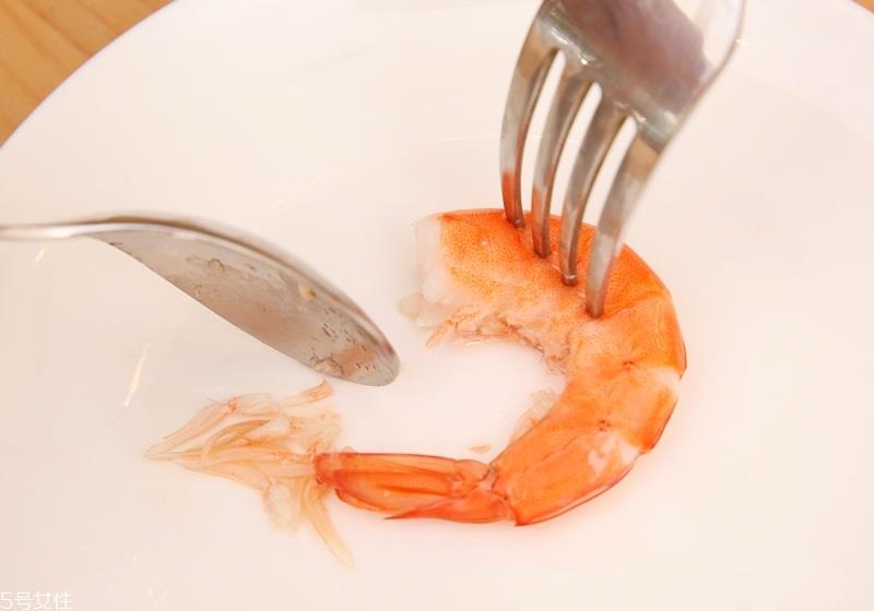 怎样剥基围虾不沾手 怎样剥基围虾不沾手