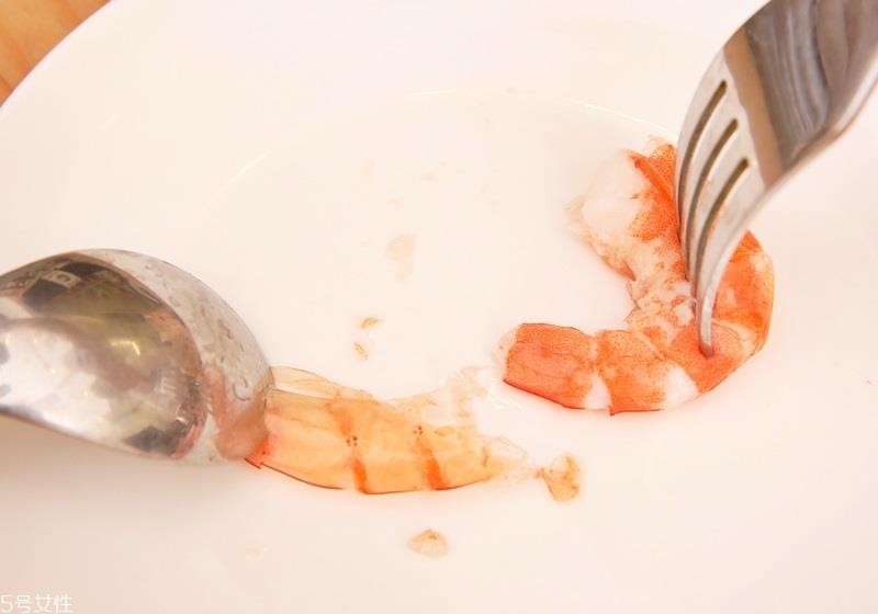 怎样剥基围虾不沾手 怎样剥基围虾不沾手