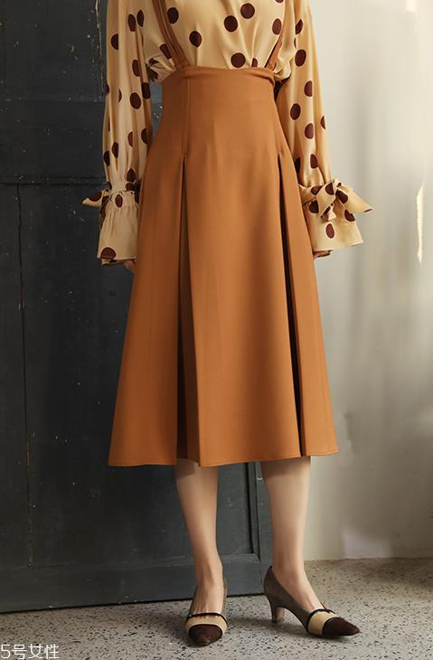 腿短粗适合穿什么鞋子？尖头高跟鞋气场两米八