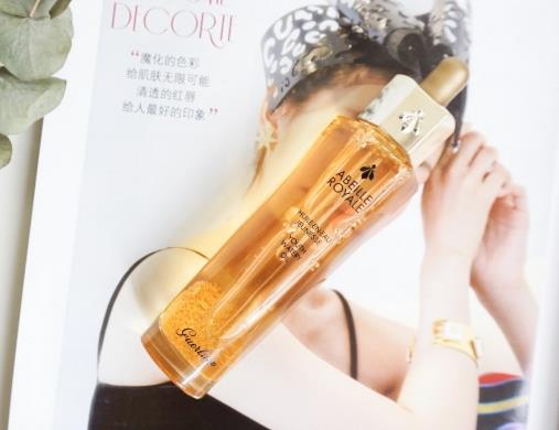 娇兰黄金复原蜜新旧版区别 娇兰黄金复原蜜新旧版对比 娇兰黄金复原蜜新旧版区别 娇兰黄金复原蜜新旧版对比