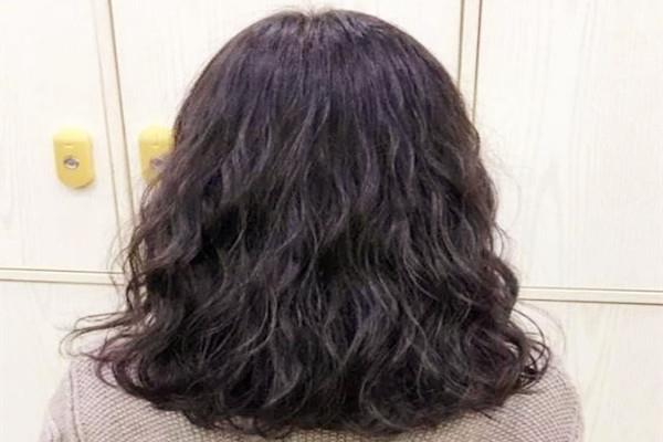 烫发后头发很蓬怎么办 哺乳期能烫发吗 烫发后头发很蓬怎么办 哺乳期能烫发吗