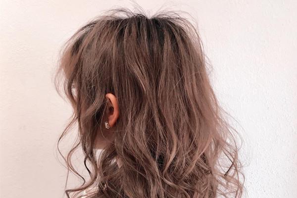 烫发后头发很蓬怎么办 哺乳期能烫发吗 烫发后头发很蓬怎么办 哺乳期能烫发吗