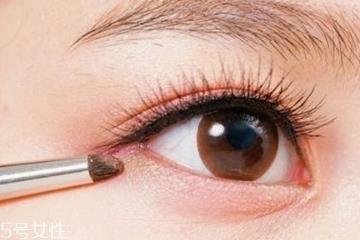 眼影刷动物毛和人造毛哪个好 都有各自的优点 眼影刷动物毛和人造毛哪个好 都有各自的优点