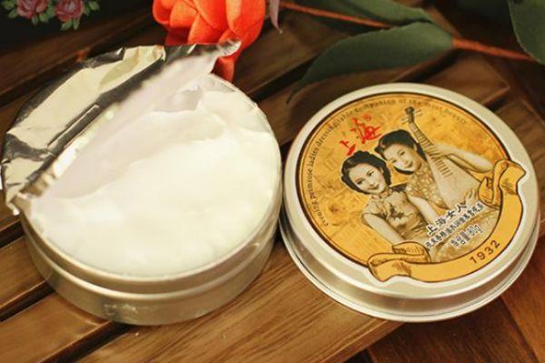 雪花膏应该擦什么部位 雪花膏的正确用法 雪花膏应该擦什么部位 雪花膏的正确用法