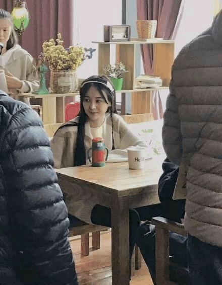 郑爽新剧路透照来袭，这一次不是美而是令人心疼