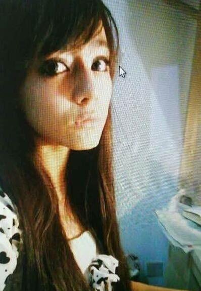 迪丽热巴大学非主流寝室照曝光,忧郁眼神中夹杂妩媚妖娆