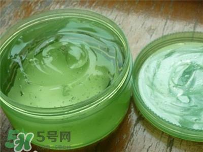 芦荟胶可以涂嘴唇吗?嘴唇干可以涂芦荟胶吗? 芦荟胶可以涂嘴唇吗?嘴唇干可以涂芦荟胶吗?