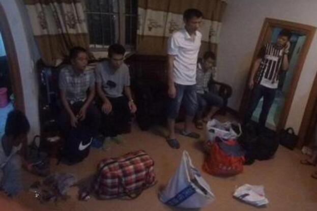 貌美女主播误入传销组织,七男一女同处一室,解救后精神恍惚!