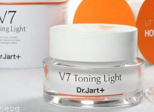 油性肌肤用什么素颜霜好 水包油型最适合 油性肌肤用什么素颜霜好 水包油型最适合