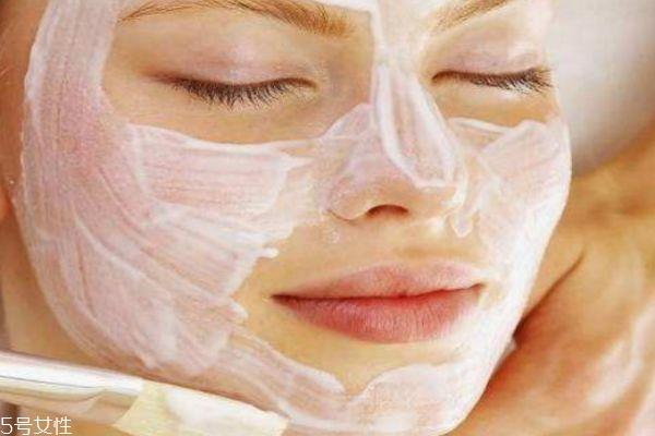 早上起来敷面膜好吗 早上敷面膜的最佳时间 早上起来敷面膜好吗 早上敷面膜的最佳时间
