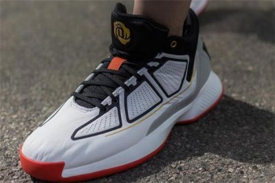 阿迪达斯罗斯10偏码吗 罗斯10脚感怎么样