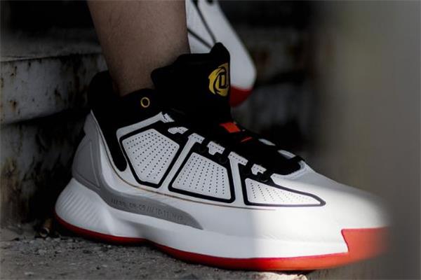 阿迪达斯罗斯10偏码吗 罗斯10脚感怎么样 阿迪达斯罗斯10偏码吗 罗斯10脚感怎么样