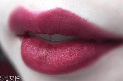 缎光口红是什么意思 缎光口红适合什么妆容 缎光口红是什么意思 缎光口红适合什么妆容