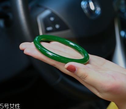 碧玉手镯怎么保养 这些技巧要知道 碧玉手镯怎么保养 这些技巧要知道