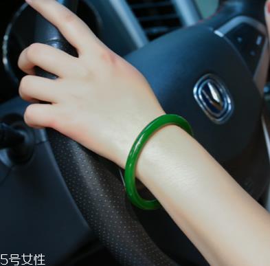 碧玉手镯怎么保养 这些技巧要知道 碧玉手镯怎么保养 这些技巧要知道