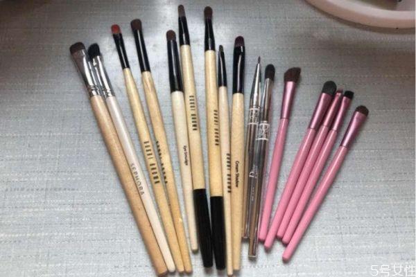 芭比波朗刷子好用吗 芭比波朗刷子的毛是什么毛 芭比波朗刷子好用吗 芭比波朗刷子的毛是什么毛