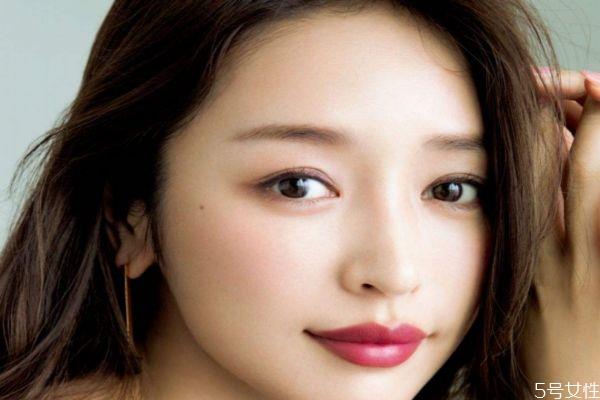 怎么选口红颜色 怎么送女生口红 怎么选口红颜色 怎么送女生口红