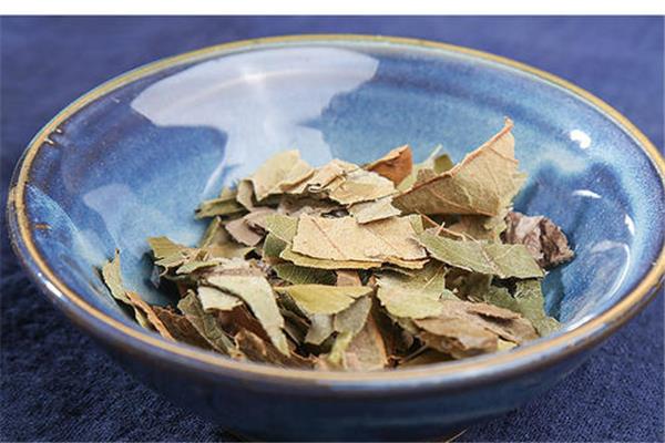 枇杷叶对胃部有刺激吗 枇杷叶能治胃病吗 枇杷叶对胃部有刺激吗 枇杷叶能治胃病吗