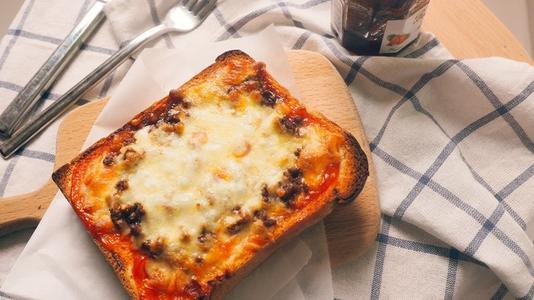 烤吐司怎么做好吃 烤土司需要盖盖子吗 烤吐司怎么做好吃 烤土司需要盖盖子吗