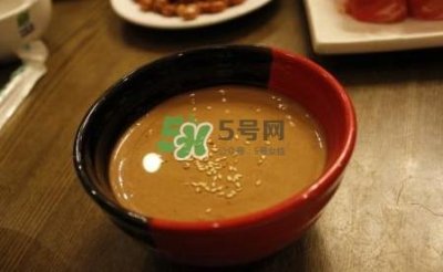 ​芝麻酱不能和什么一起吃？芝麻酱什么人不能吃