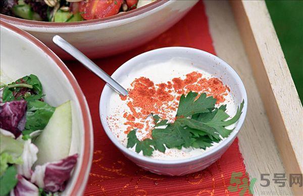 吃山楂能喝酸奶吗?山楂和酸奶能一起吃吗? 吃山楂能喝酸奶吗?山楂和酸奶能一起吃吗?