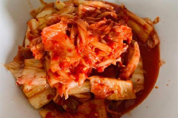 辣白菜可以放耗油吗 辣白菜要放洋葱吗