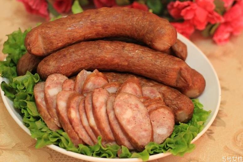 哈尔滨红肠的外皮能吃吗 哈尔滨红肠漏气了还能吃吗