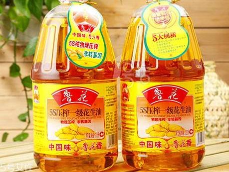 花生油炒菜好吃吗 油品色泽清亮