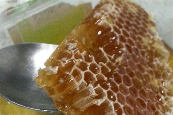 吃蜂巢蜜会过敏吗 吃蜂巢蜜过敏怎么办 吃蜂巢蜜会过敏吗 吃蜂巢蜜过敏怎么办