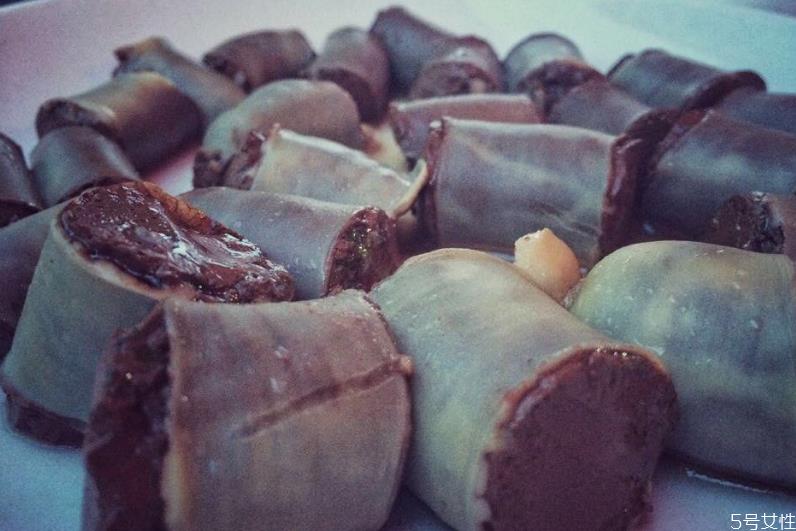 血肠蒸多久能熟 蒸血肠的家常做法窍门 血肠蒸多久能熟 蒸血肠的家常做法窍门