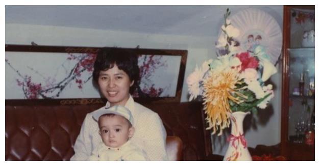 她为救胡歌出车祸身亡,令胡歌自责半生,后胡歌用她名义捐30所学校