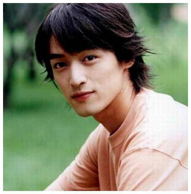 她为救胡歌出车祸身亡,令胡歌自责半生,后胡歌用她名义捐30所学校