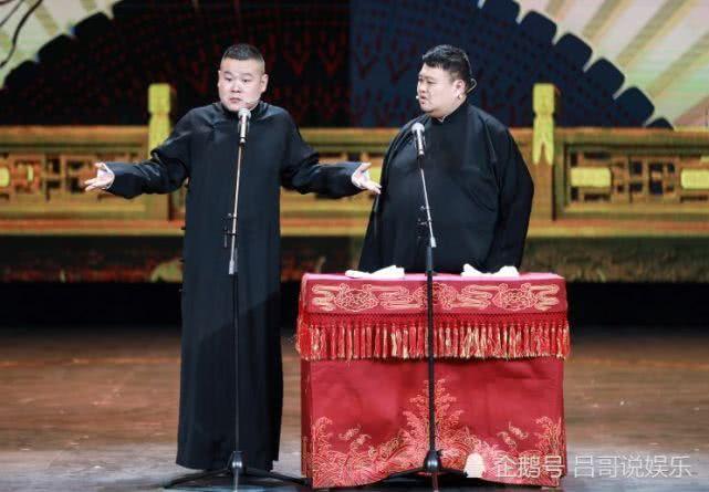 岳云鹏被拍接孩子放学，穿着随意，妻子一段评论让人哭笑不得