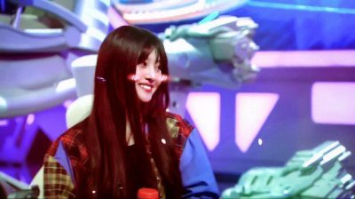 ​青春斗已经开机了，郑爽是女主角，导演是赵宝刚
