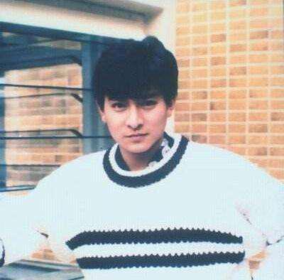 刘德华年轻珍贵合影,谁的颜值能够盖过他