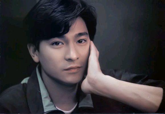 刘德华年轻珍贵合影,谁的颜值能够盖过他