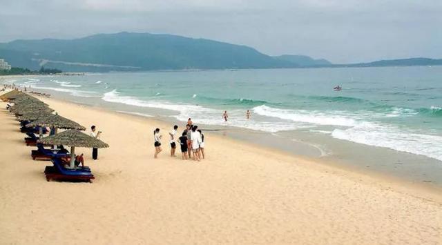 武汉文化：东湖沙滩浴场，东湖风景区磨山，东湖梅园，东湖樱园