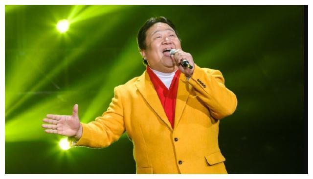 春晚笑脸哥近年首次在家过年，意外曝光家庭状况