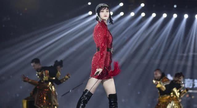 李谷一在春晚唱了30年,李宇春连续14年压轴跨年,她凭什么