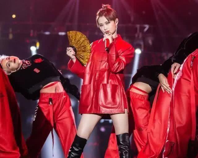 李谷一在春晚唱了30年,李宇春连续14年压轴跨年,她凭什么