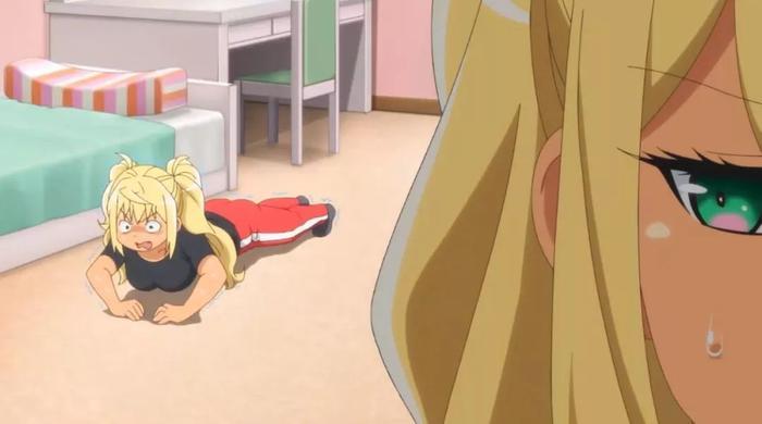 为了减肥,美少女高中生进入健身房,还拜哲学肌肉大佬为师