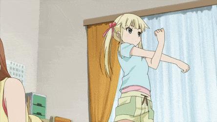 为了减肥,美少女高中生进入健身房,还拜哲学肌肉大佬为师