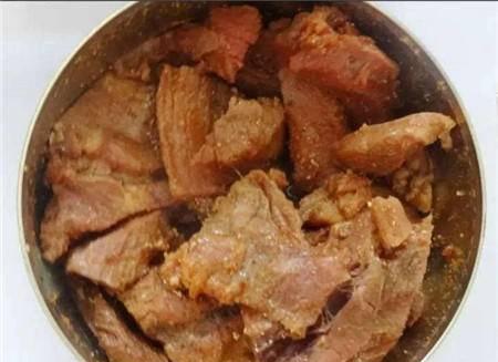 这4种军用罐头,第3种日本兵说是“猪食”,却吃的津津有味