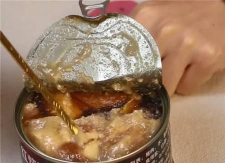 这4种军用罐头,第3种日本兵说是“猪食”,却吃的津津有味